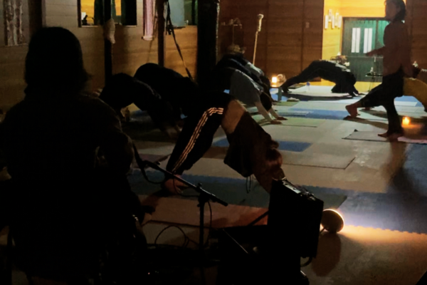 Music Yoga Night ヨガポーズ