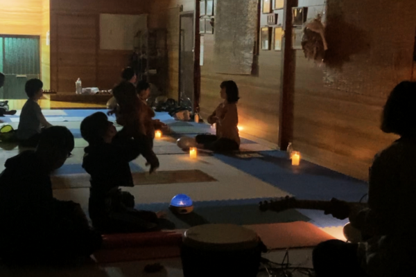 Music Yoga Night ヨガポーズ