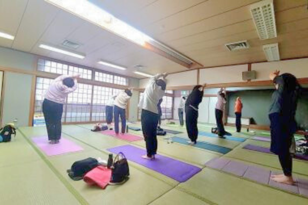 コープおおいたヨガクラスの様子