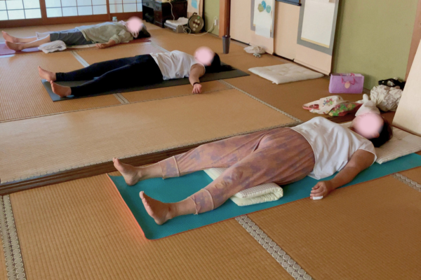 シャヴァーサナ