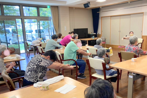 施設でのボランティアヨガ教室の様子